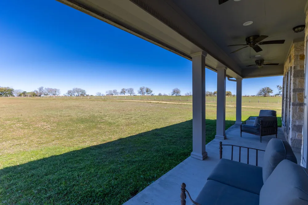 1797 County Road 261 Moulton, TX 77975