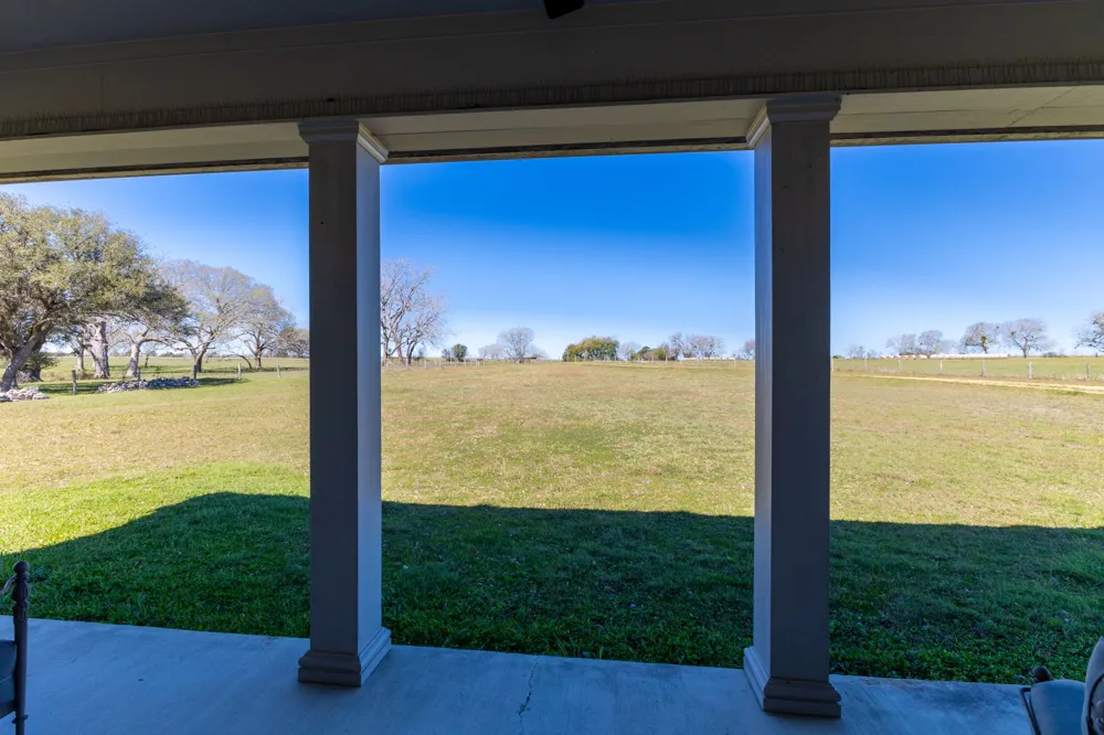 1797 County Road 261 Moulton, TX 77975