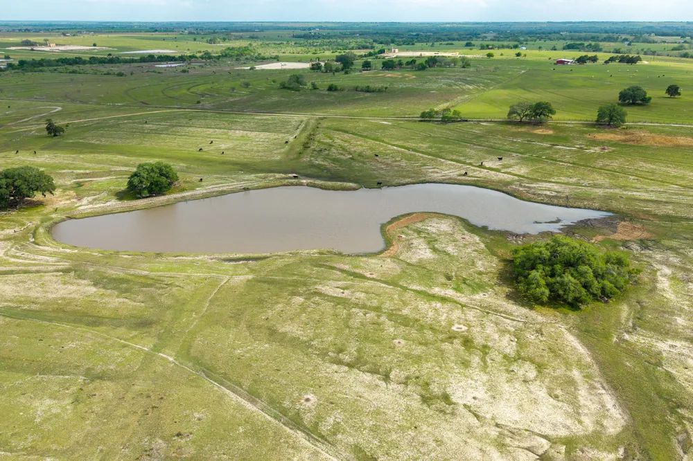 1797 County Road 261 Moulton, TX 77975