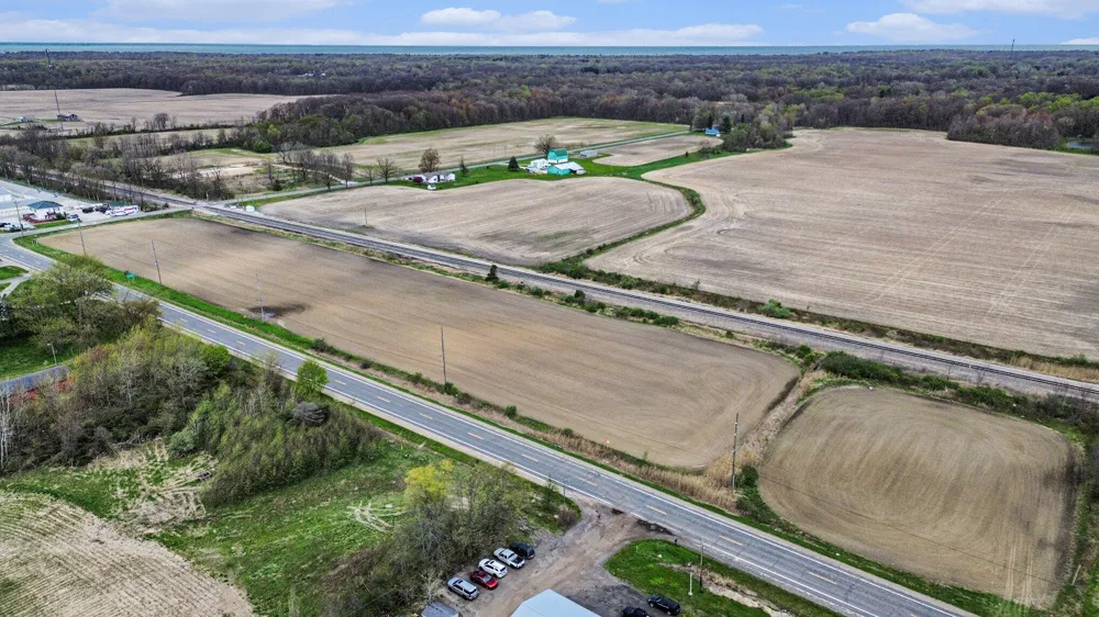 17567 Lakeside Road Three Oaks, MI 49128