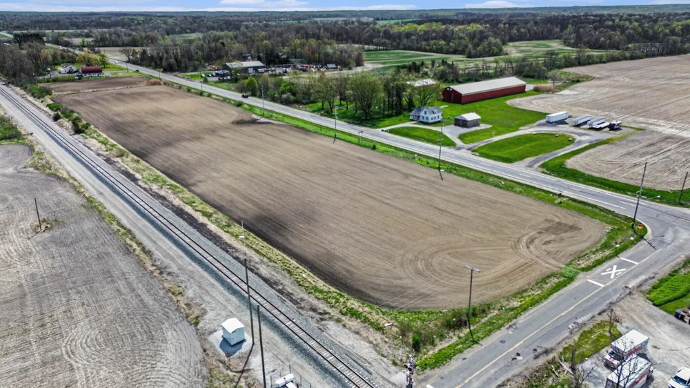 17567 Lakeside Road Three Oaks, MI 49128