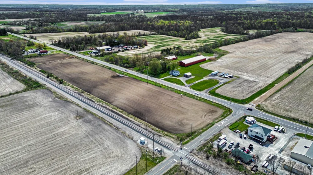 17567 Lakeside Road Three Oaks, MI 49128