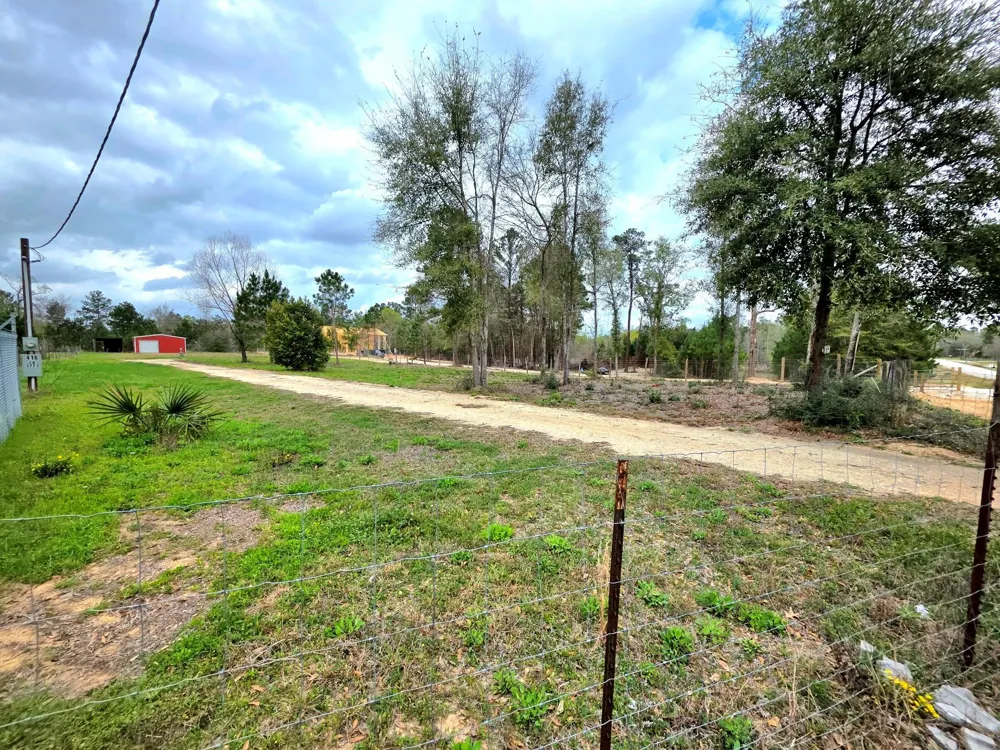 416 County Road 3773 Cleveland, TX 77327