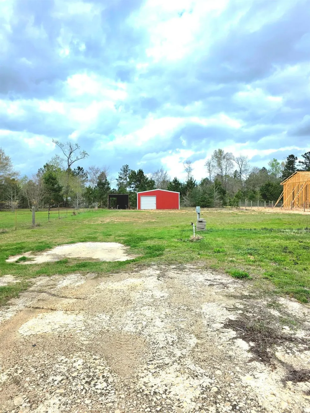 416 County Road 3773 Cleveland, TX 77327