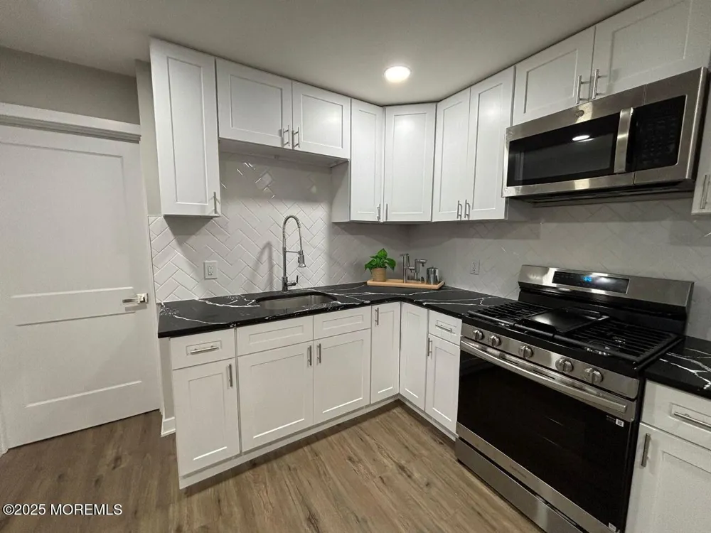 438 Lawrence Street Burlington City, NJ 08016