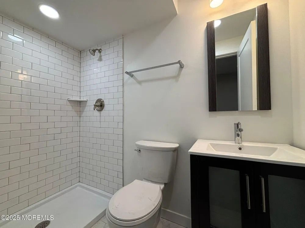438 Lawrence Street Burlington City, NJ 08016