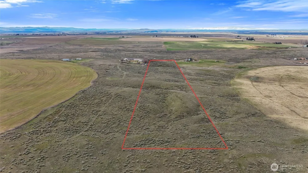 9051 SE Rd S Warden, WA 98857