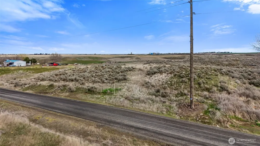 9051 SE Rd S Warden, WA 98857