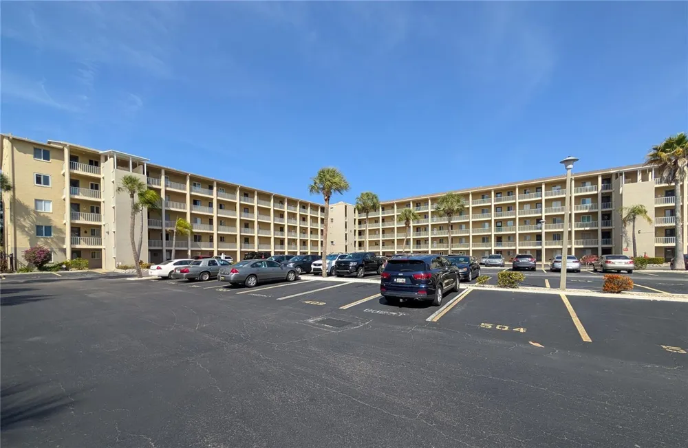 3624 LAKE BAYSHORE DRIVE #K-303 Bradenton, FL 34205