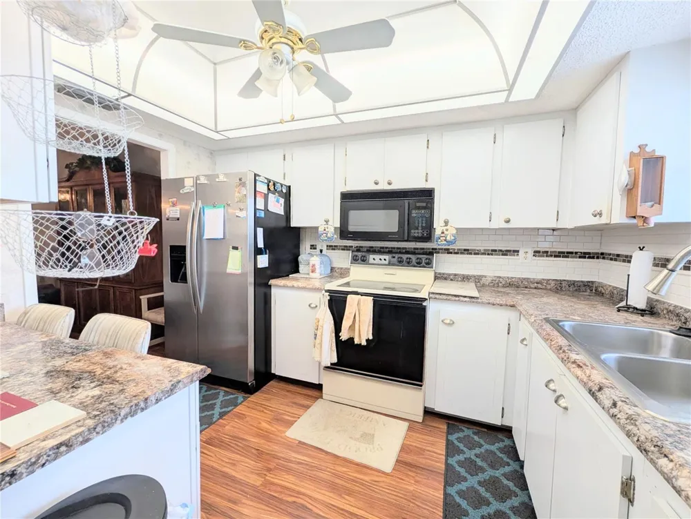 3624 LAKE BAYSHORE DRIVE #K-303 Bradenton, FL 34205