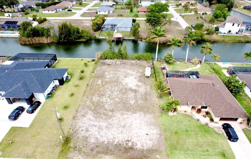 239 SW 28TH TERRACE Cape Coral, FL 33914