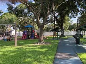 124 LOBLOLLY COURT #D Oldsmar, FL 34677