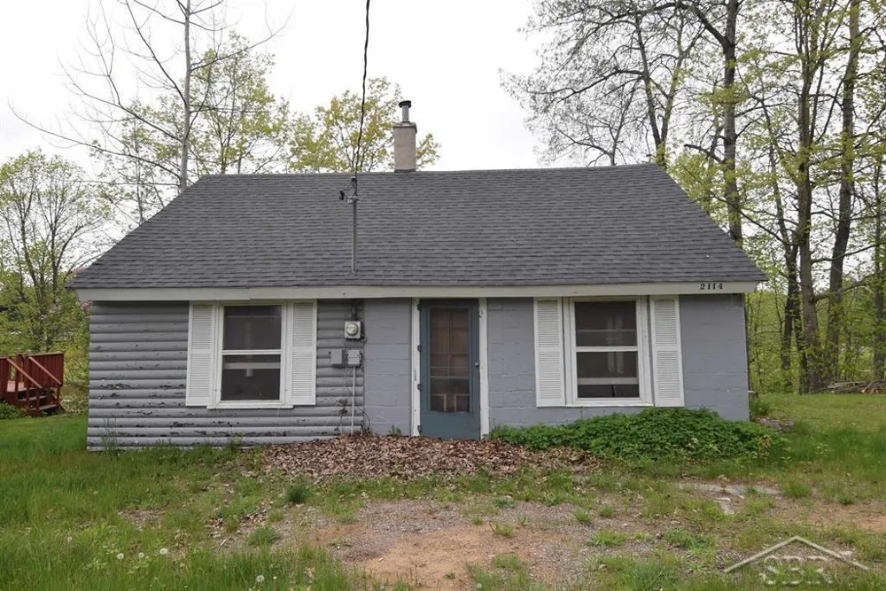 2114 Walter Road Hay Township, MI 48612