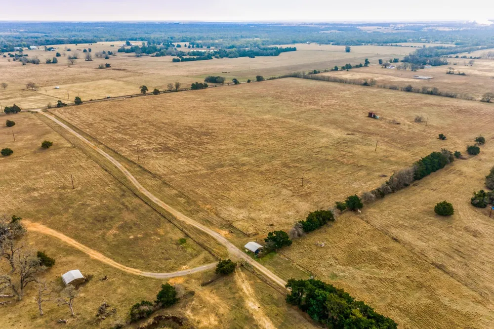 10444 County Road 318 Caldwell, TX 77836