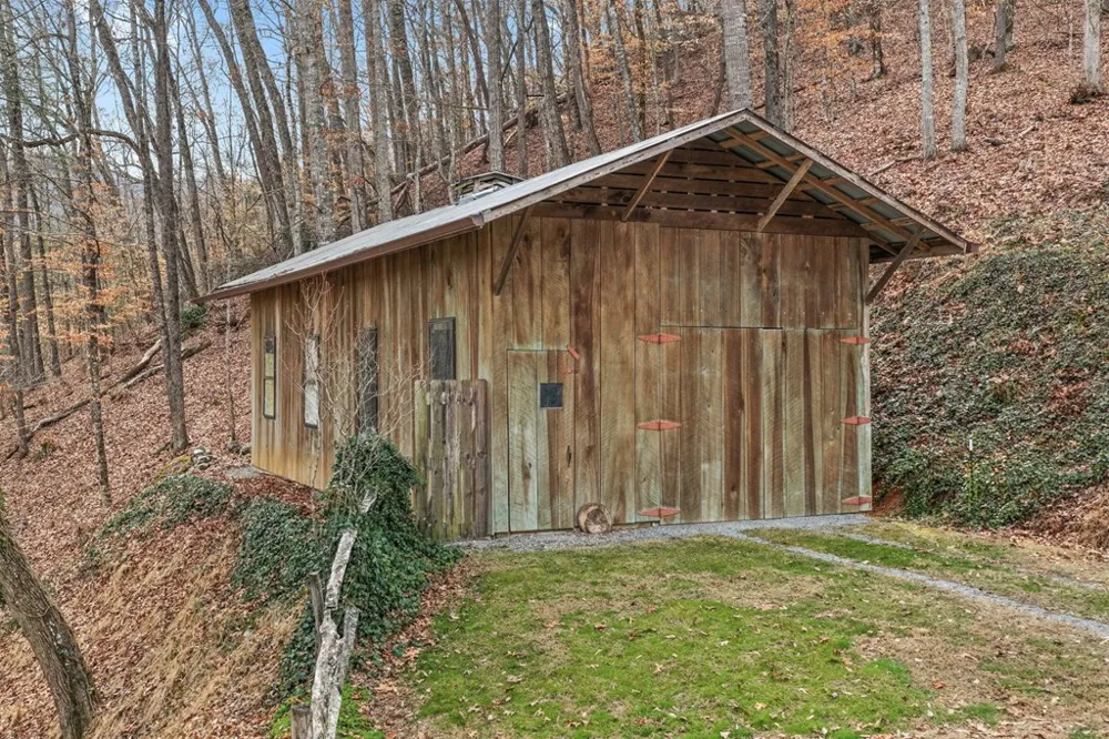 Ela Lane Bryson City, NC 28713