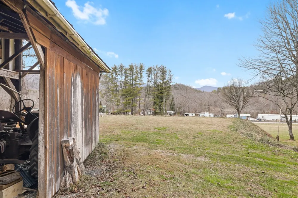 Ela Lane Bryson City, NC 28713