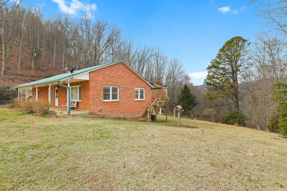 Ela Lane Bryson City, NC 28713