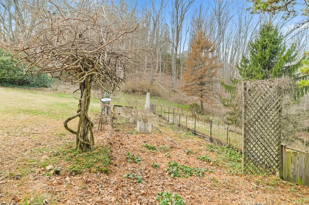 Ela Lane Bryson City, NC 28713