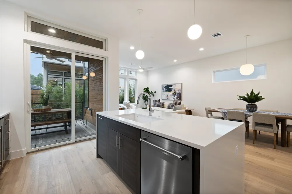 900 S 2nd Street #20 Austin, TX 78704
