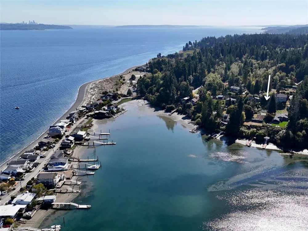 10240 NE Lafayette Avenue Bainbridge Island, WA 98110