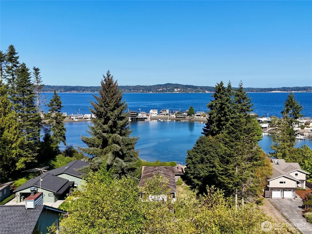 10240 NE Lafayette Avenue Bainbridge Island, WA 98110