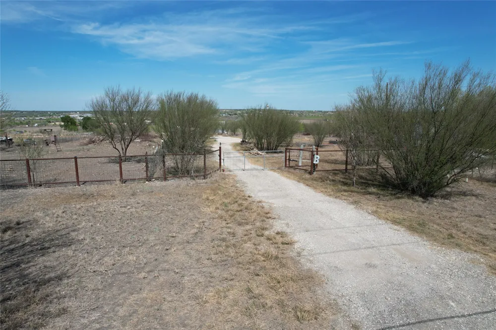 1205 Graef Road #B Kyle, TX 78640
