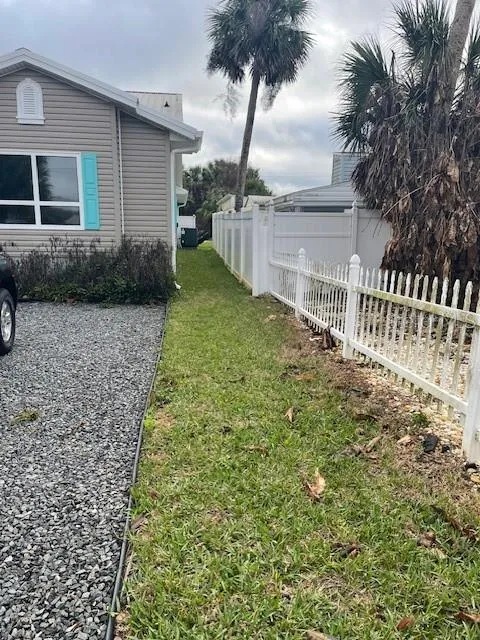 1907 S DAYTONA AVENUE Flagler Beach, FL 32136