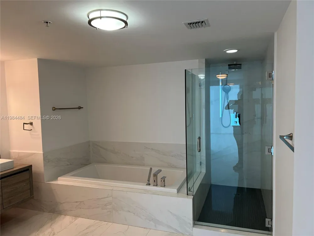 400 Sunny Isles Blvd #1105 Sunny Isles Beach, FL 33160