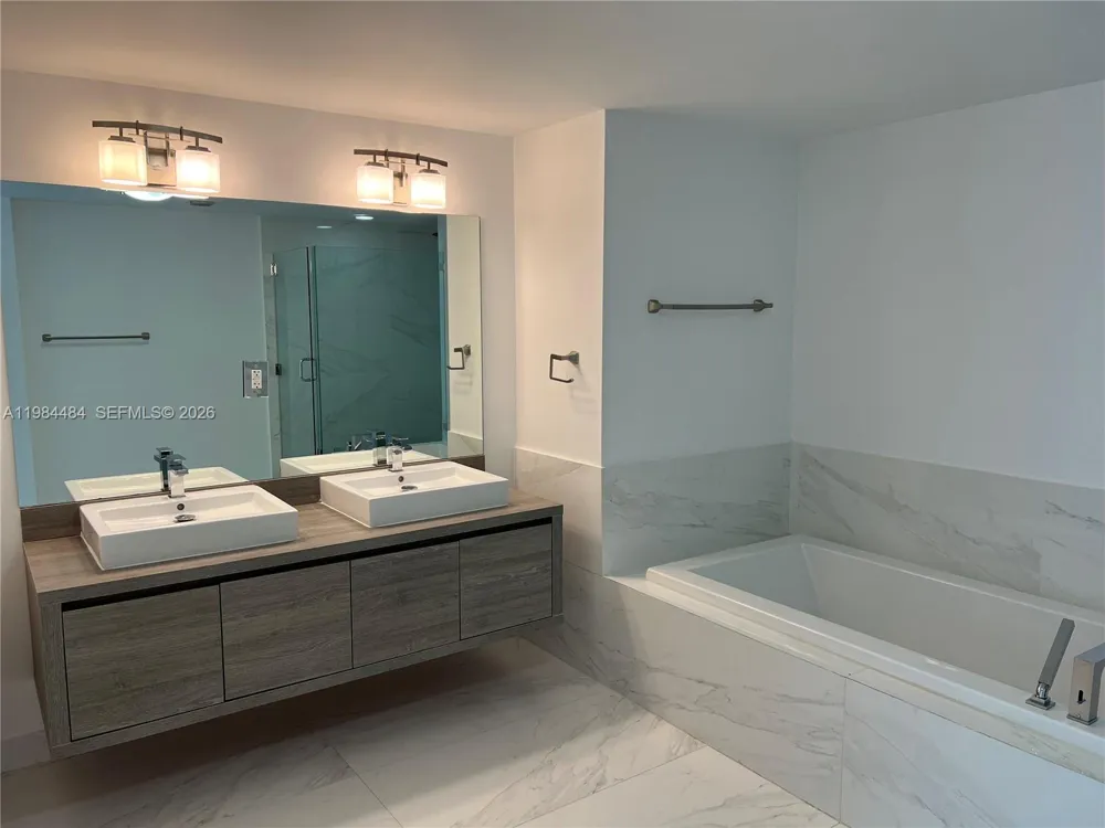 400 Sunny Isles Blvd #1105 Sunny Isles Beach, FL 33160