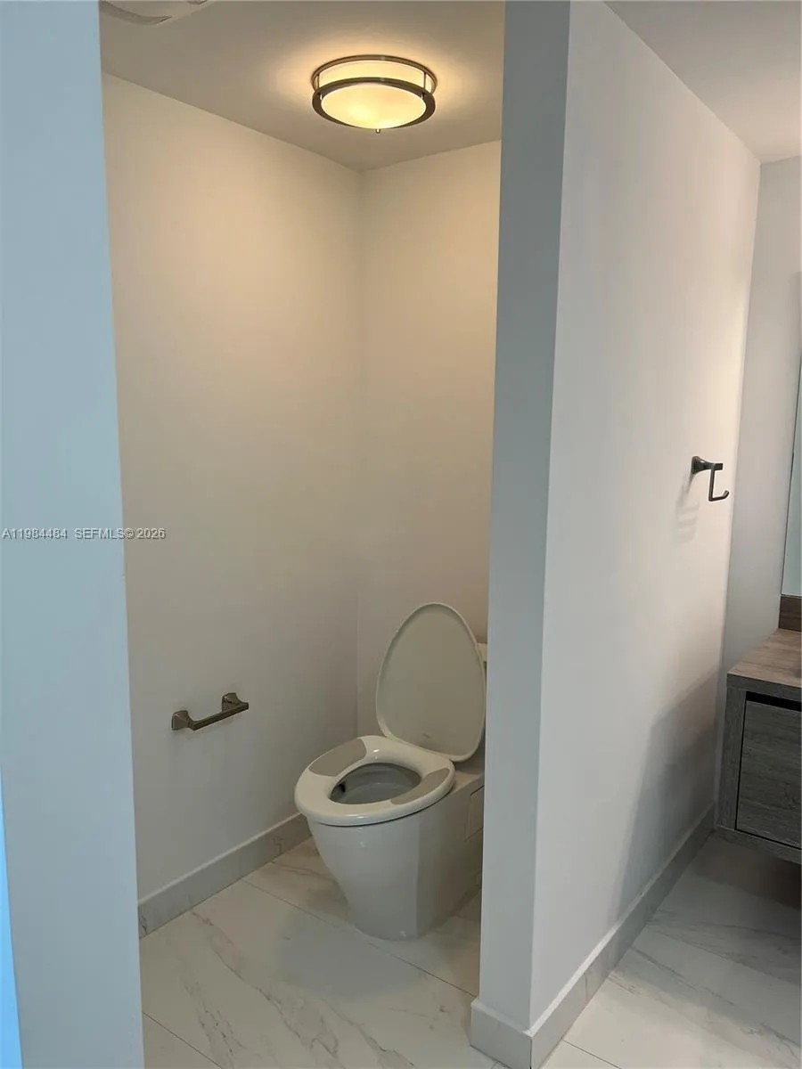 400 Sunny Isles Blvd #1105 Sunny Isles Beach, FL 33160