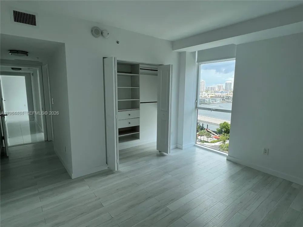 400 Sunny Isles Blvd #1105 Sunny Isles Beach, FL 33160