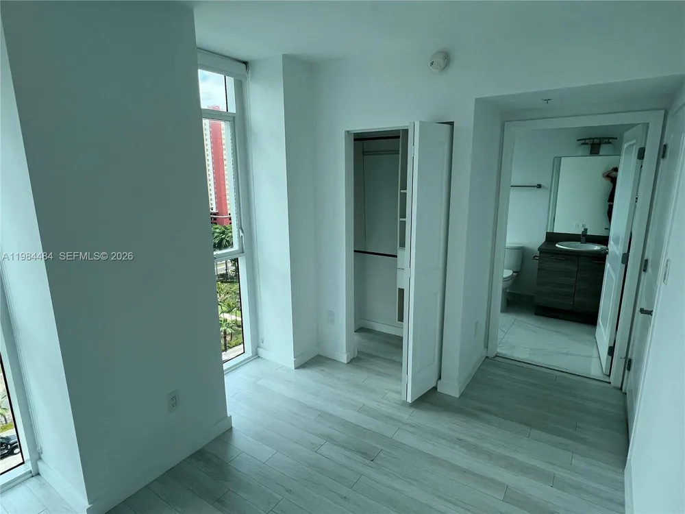 400 Sunny Isles Blvd #1105 Sunny Isles Beach, FL 33160