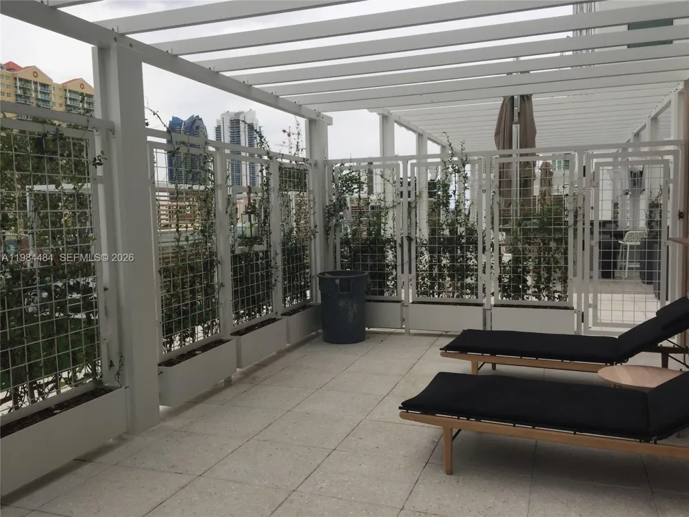 400 Sunny Isles Blvd #1105 Sunny Isles Beach, FL 33160