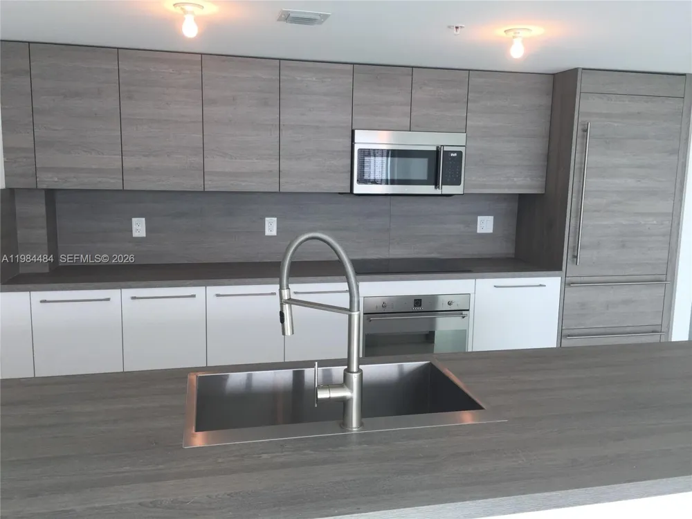 400 Sunny Isles Blvd #1105 Sunny Isles Beach, FL 33160