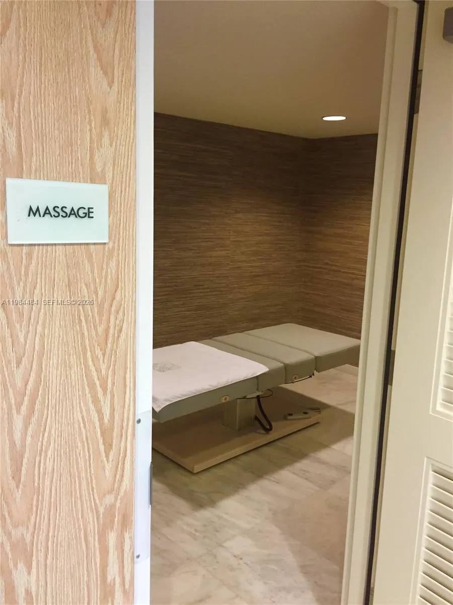 400 Sunny Isles Blvd #1105 Sunny Isles Beach, FL 33160