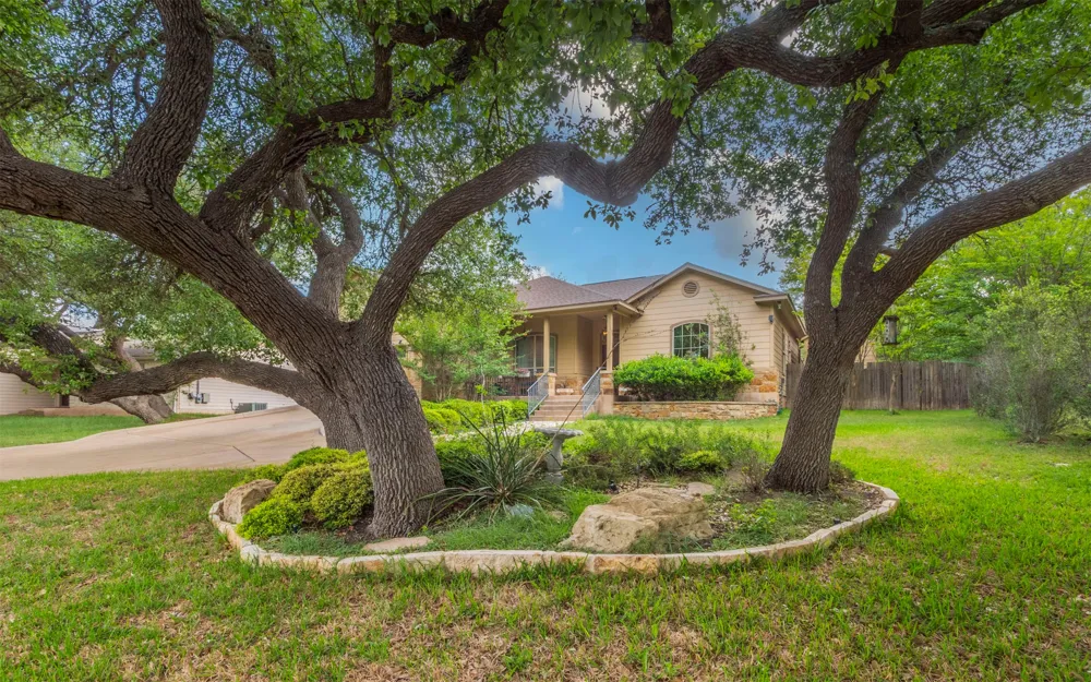 10033 Longhorn Skyway Dripping Springs, TX 78620