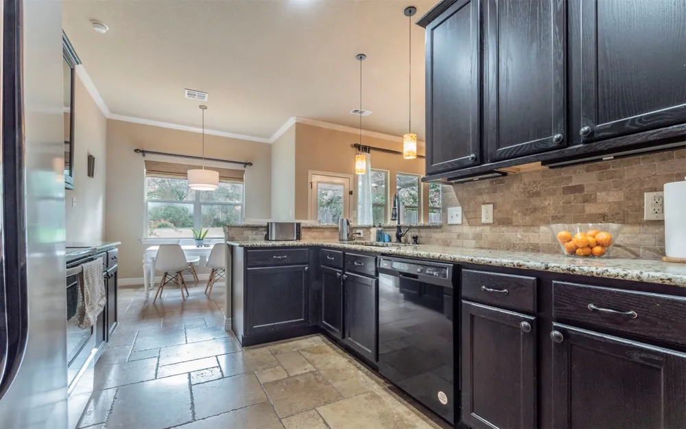 10033 Longhorn Skyway Dripping Springs, TX 78620