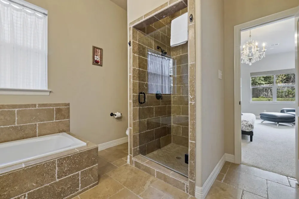 10033 Longhorn Skyway Dripping Springs, TX 78620