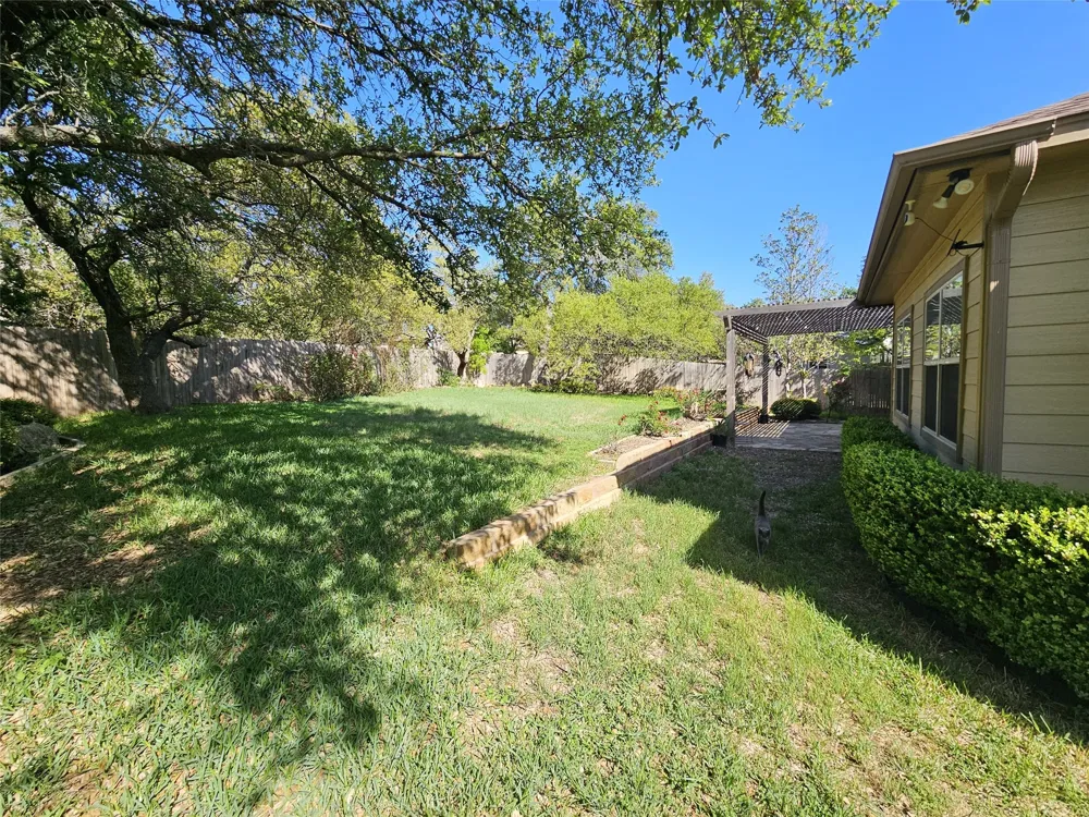 10033 Longhorn Skyway Dripping Springs, TX 78620