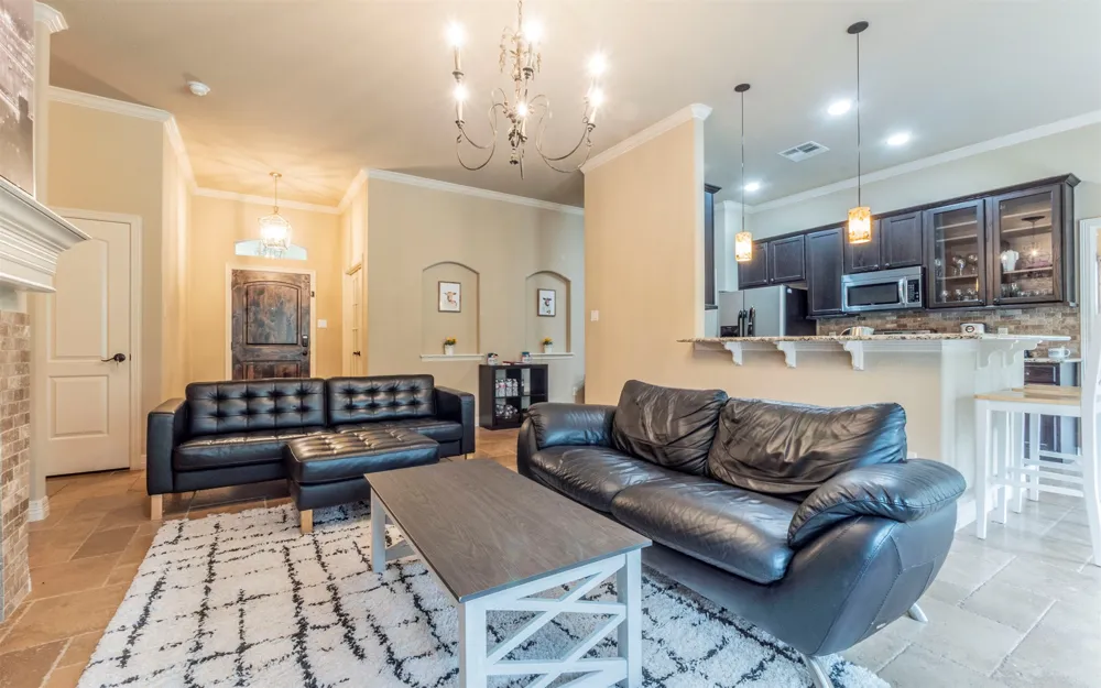 10033 Longhorn Skyway Dripping Springs, TX 78620