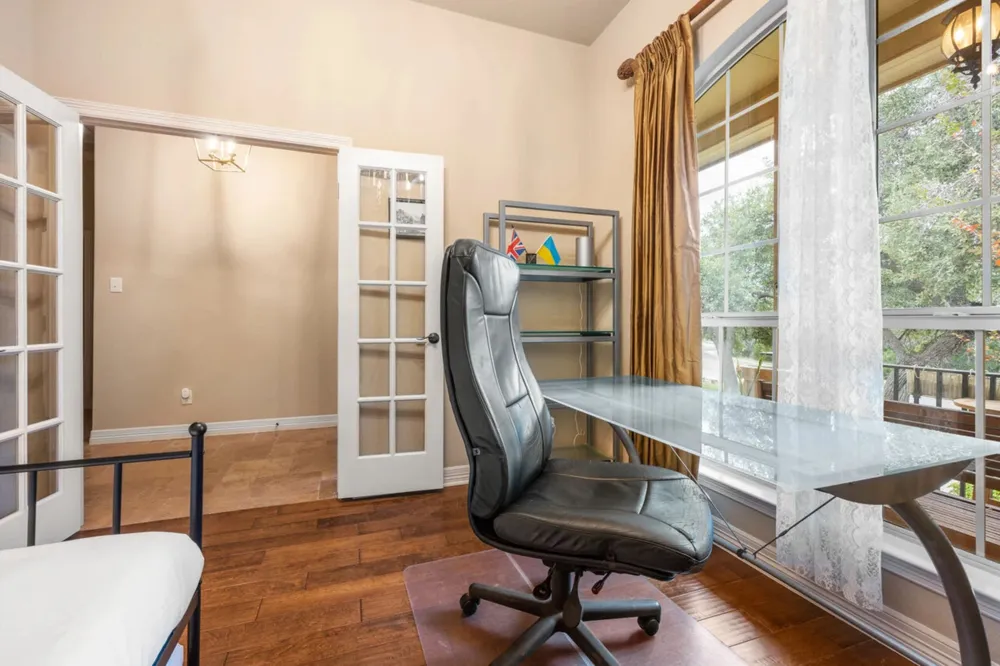 10033 Longhorn Skyway Dripping Springs, TX 78620