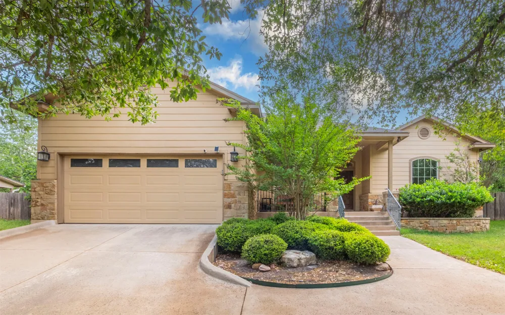 10033 Longhorn Skyway Dripping Springs, TX 78620