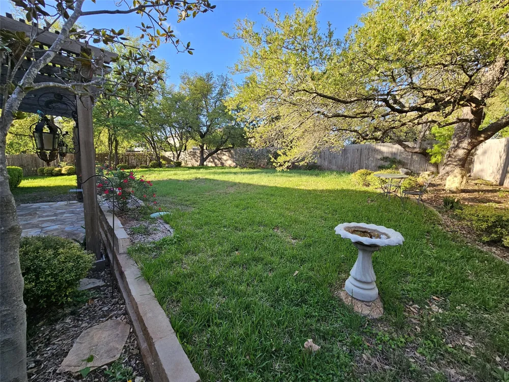 10033 Longhorn Skyway Dripping Springs, TX 78620