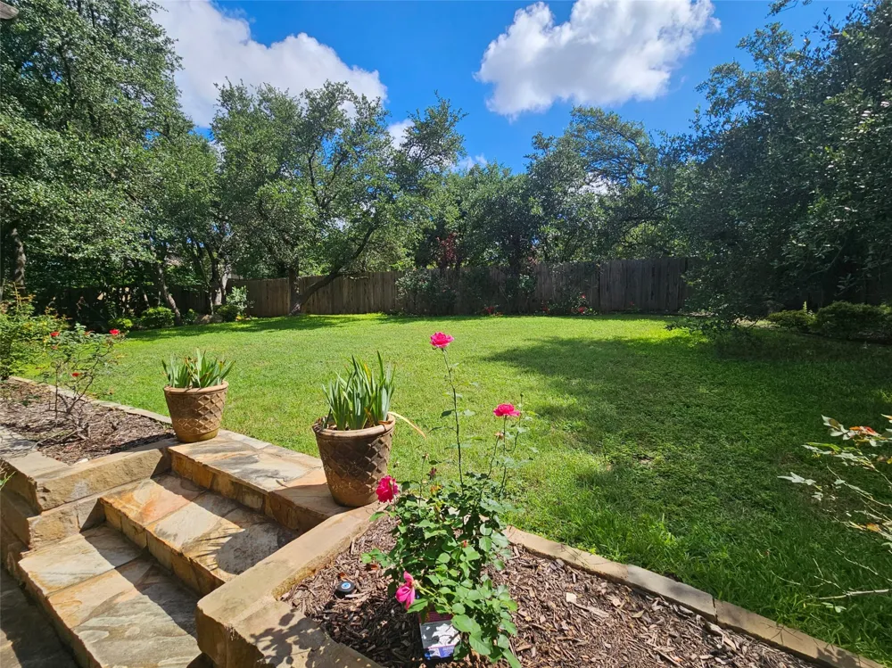 10033 Longhorn Skyway Dripping Springs, TX 78620