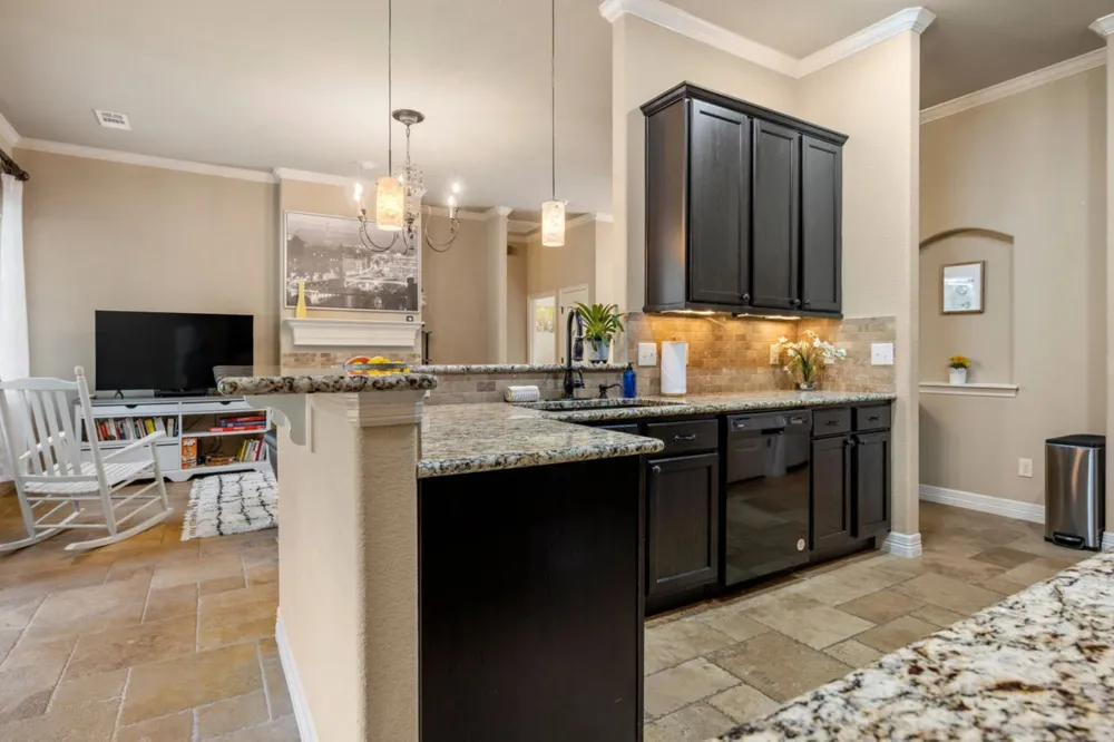 10033 Longhorn Skyway Dripping Springs, TX 78620