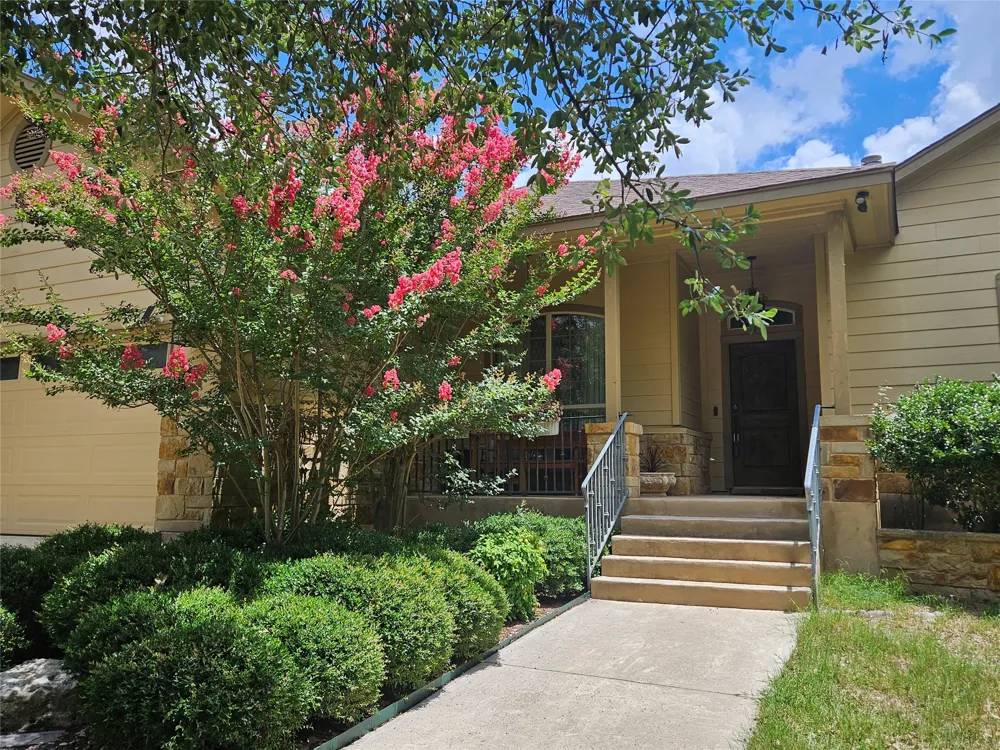 10033 Longhorn Skyway Dripping Springs, TX 78620