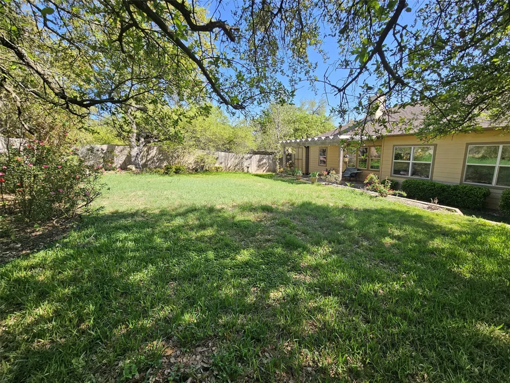 10033 Longhorn Skyway Dripping Springs, TX 78620