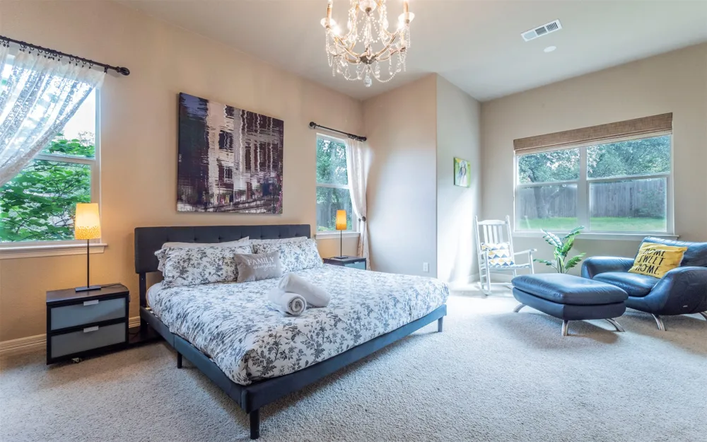 10033 Longhorn Skyway Dripping Springs, TX 78620