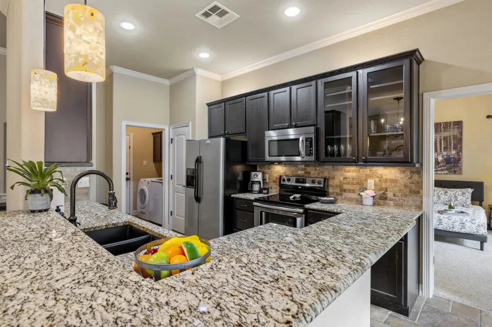 10033 Longhorn Skyway Dripping Springs, TX 78620