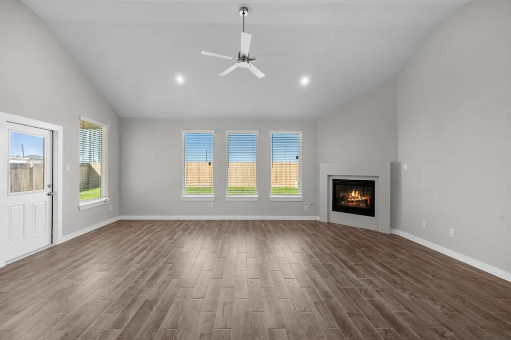 45 Shining Point Drive Waller, TX 77484